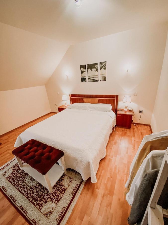 Cosy Bedroom For 2 With Balcony In A Family Villa Turnu Măgurele Exteriér fotografie